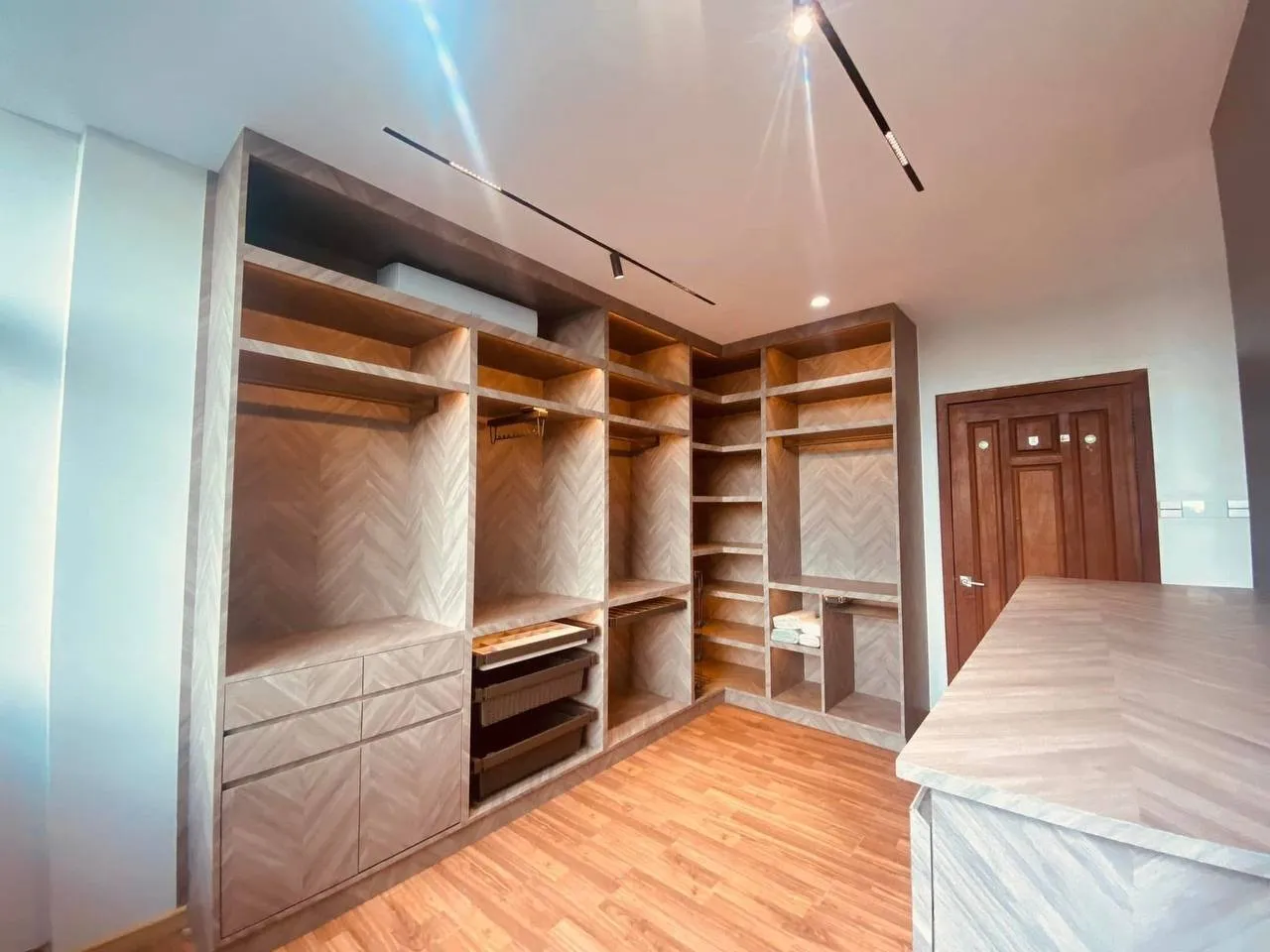 Pinlon Village, photo 2 of 15